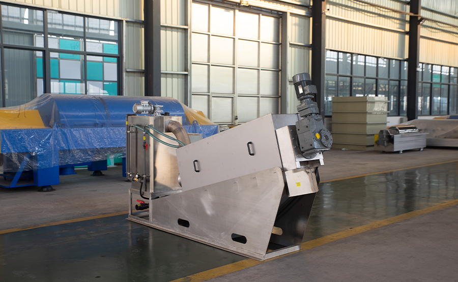 疊螺汙泥脫水機:高效處(chù)理汙泥(ní)的創(chuàng)新設備(圖1) undefined