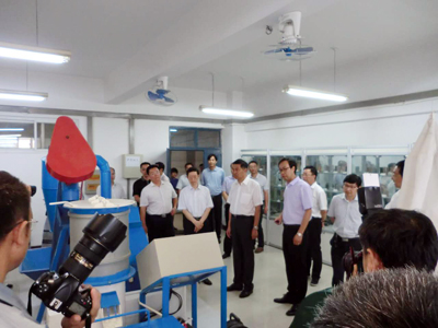 市委書記李公樂(lè)參觀17c一起官网生物(wù)質能源設備